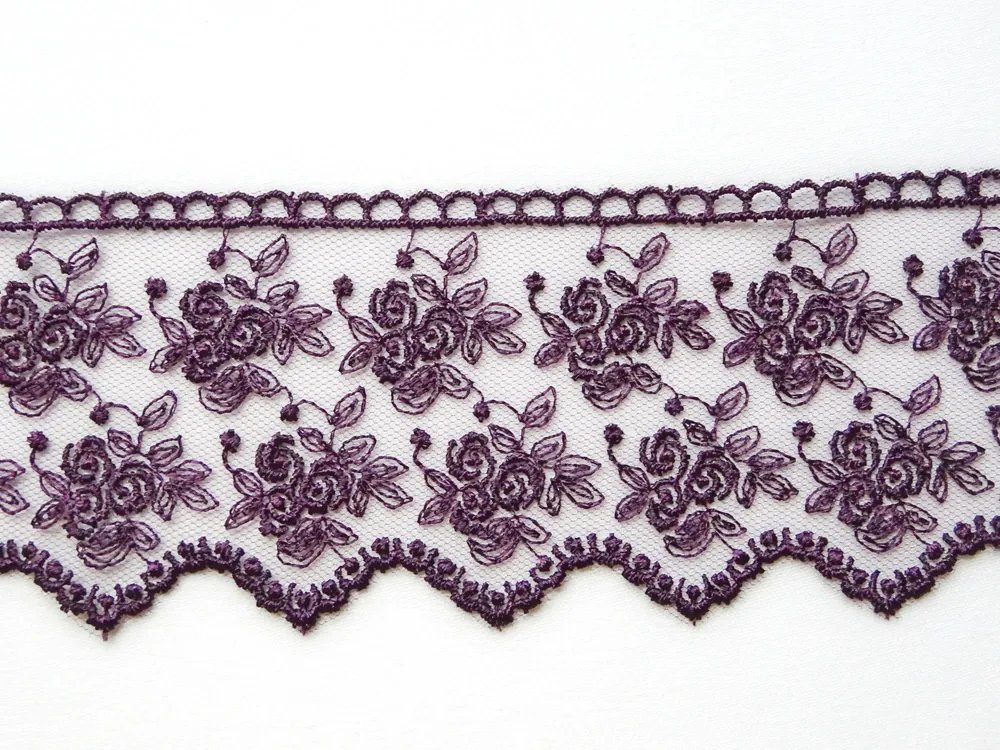 Čipka na tyle baklažánová "kvety" 