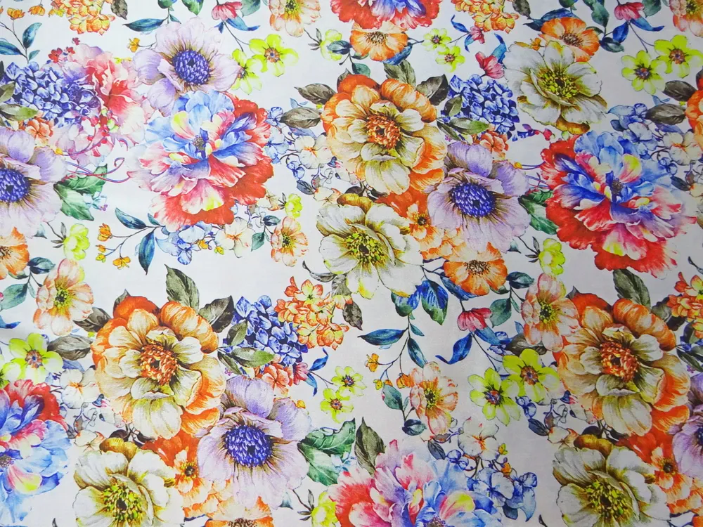 Satén biely "farebné kvety"