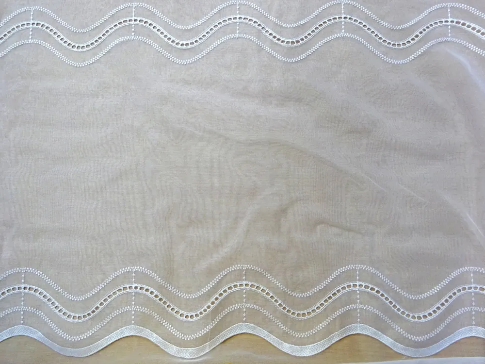 Záclona biela "ozdobné vlnovky" - 130 cm