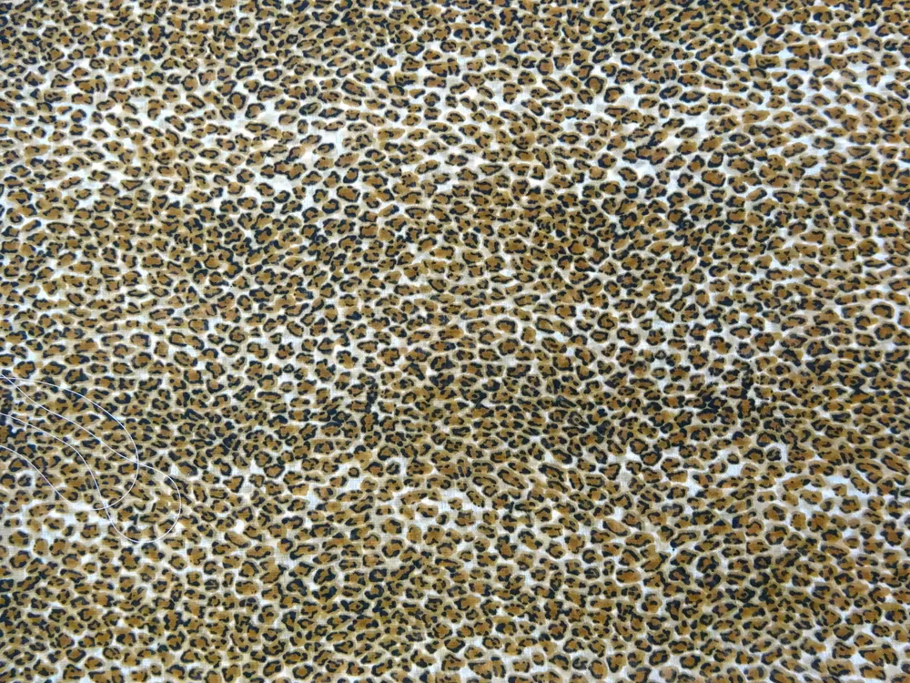 Šifón krémový "hnedo-čierny leopardí vzor" 