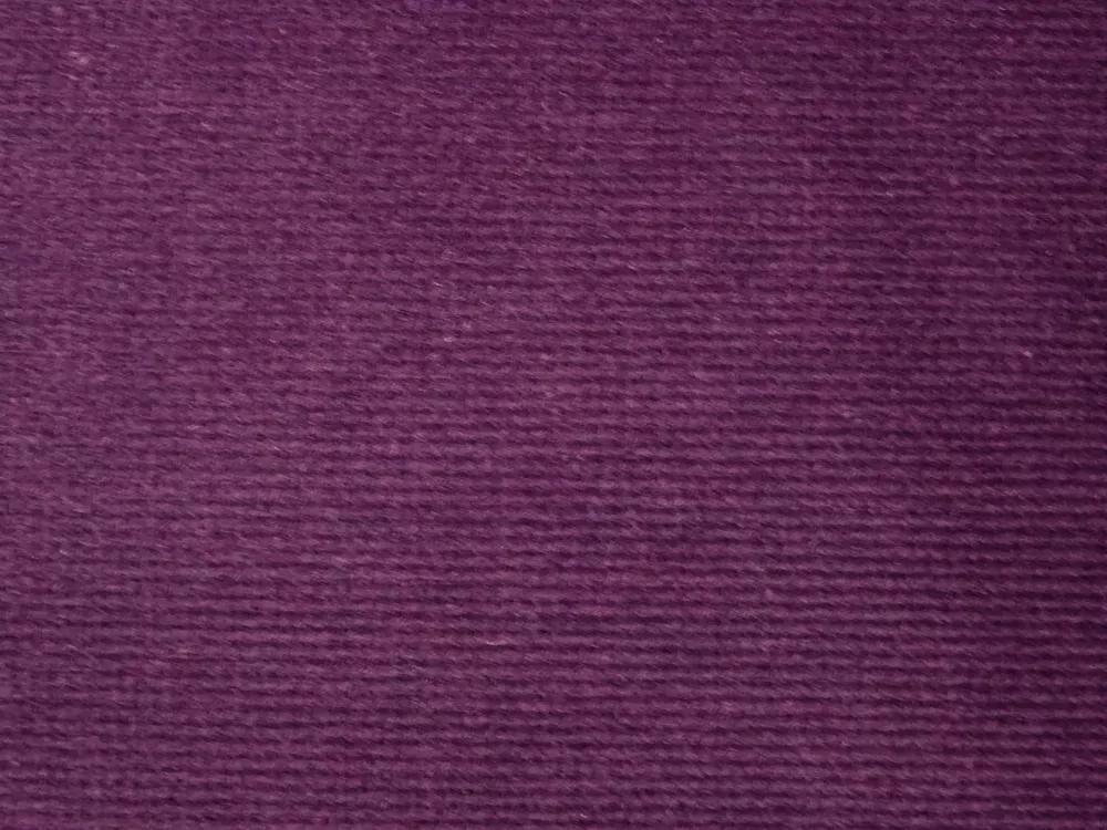 Menžester "baklažánový" 