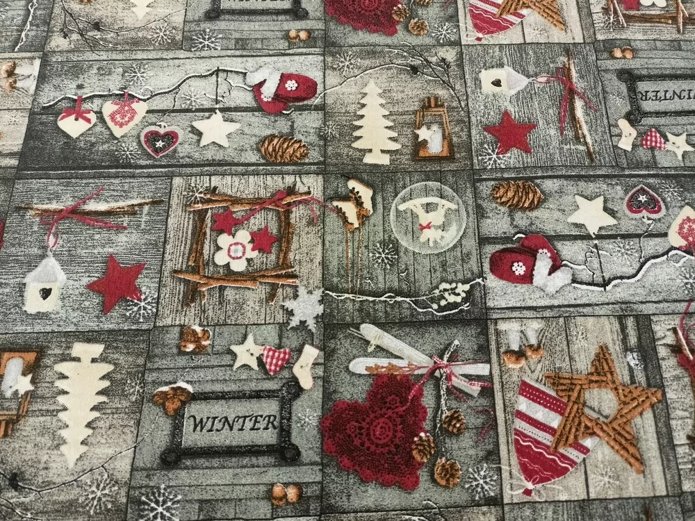 Poťahovka sivá, imitácia dreva "vianočný vzor, rukavice, šišky"