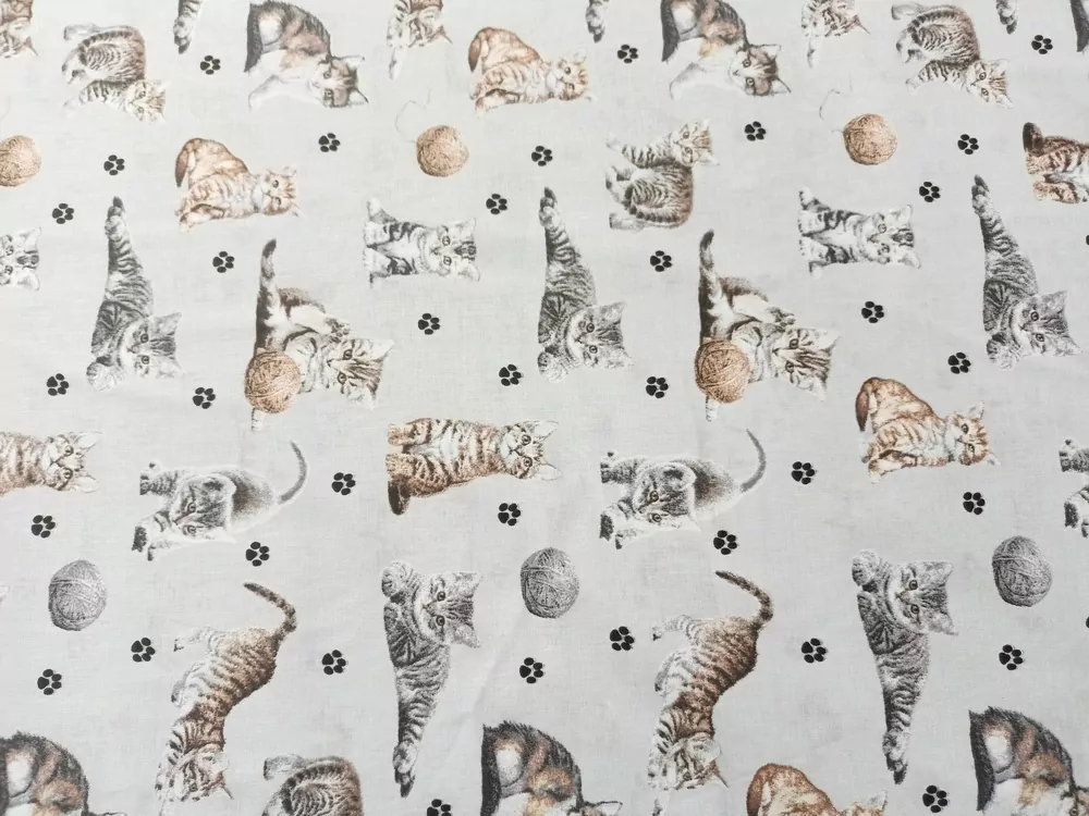 Bavlna bledosivá "mačičky, klbká"