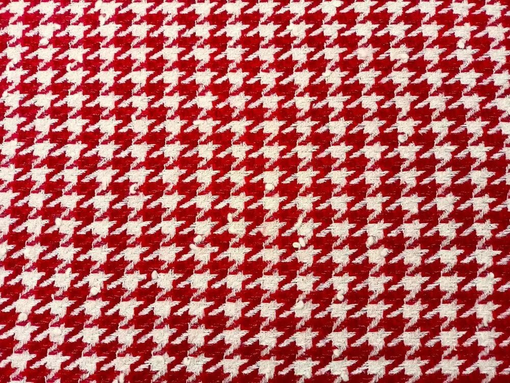 Kostýmovka smotanová "červená kohútia stopa s flitrami"