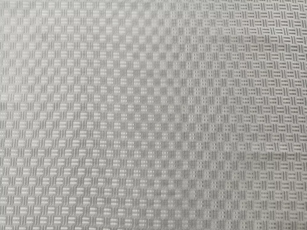 Kostýmovka bledošedá lesklá "strieborné čiarky"