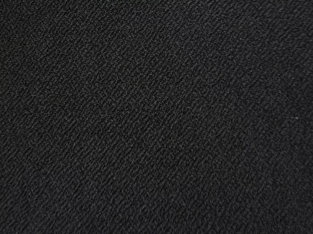 Úplet čierny "jemný plastický vzor" - zbytok