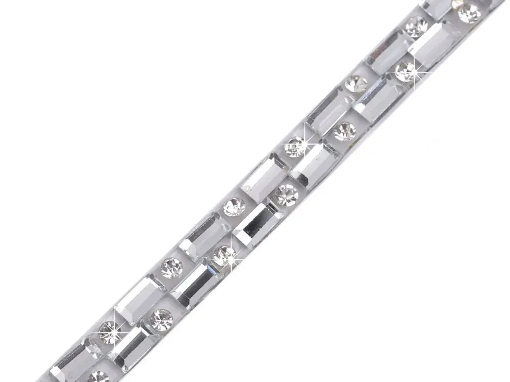 Borta nažehlovacia "strieborné kamienky" - 5 mm