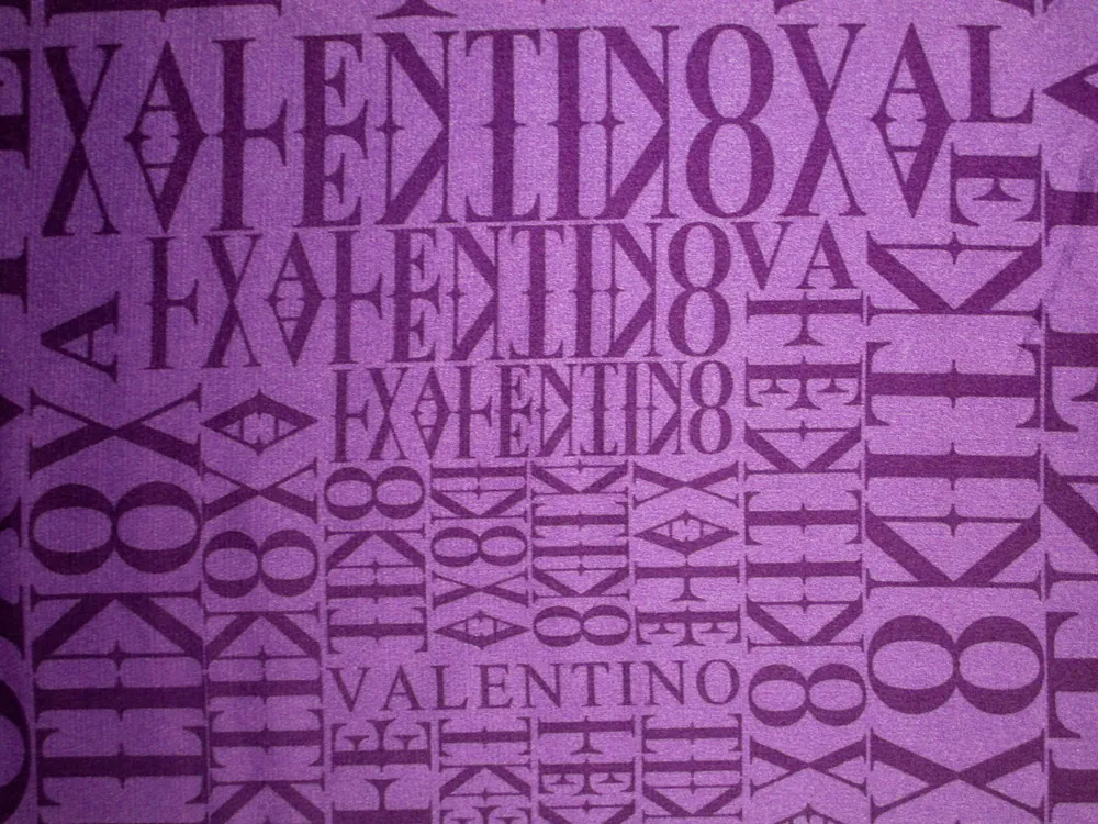 Satén fialový "písmená"