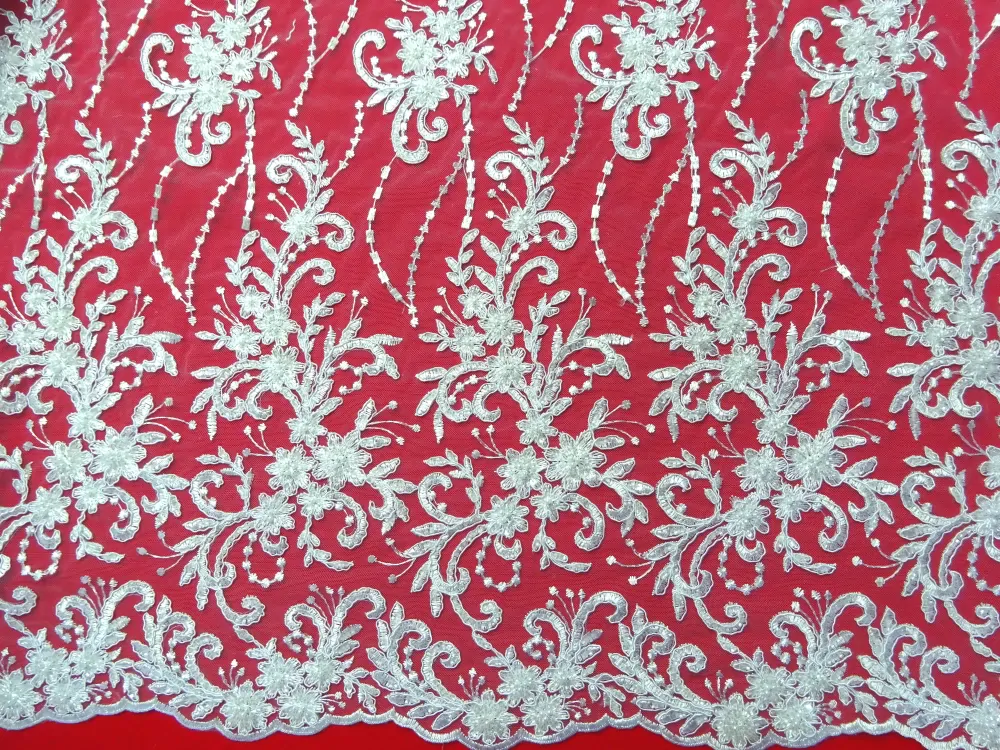 Vyšívaný tyl biely "kvety, listy s flitrami a korálkami" 