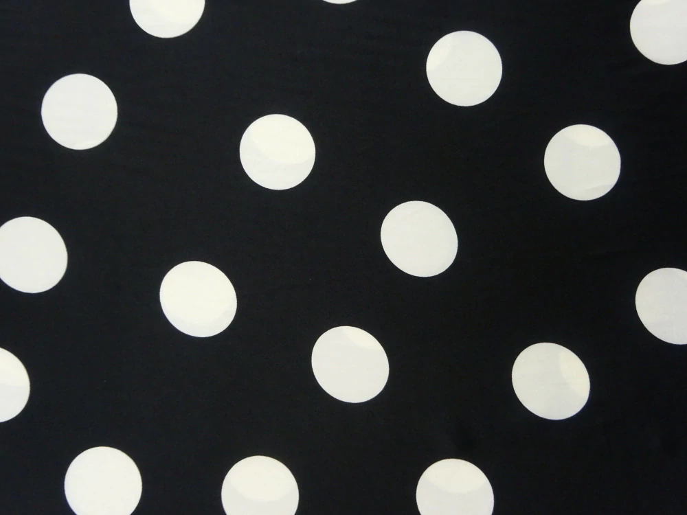 Hodváb čierny "maslová bodka" 