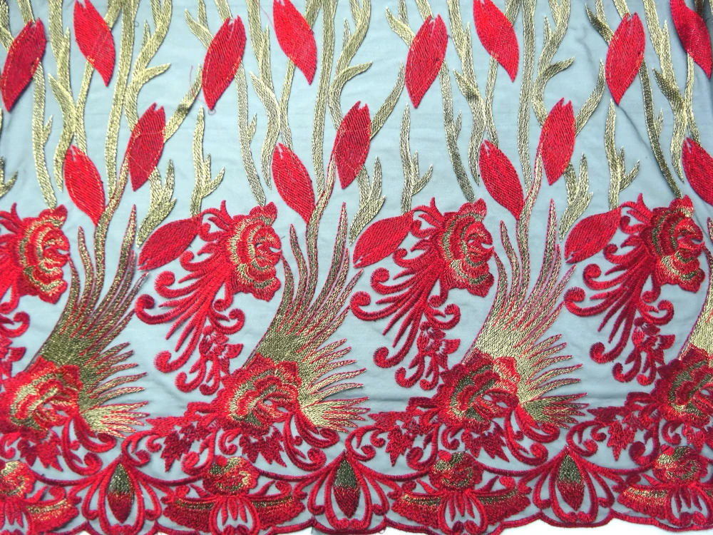 Vyšívaný tyl čierny "zlato-červený vzor"