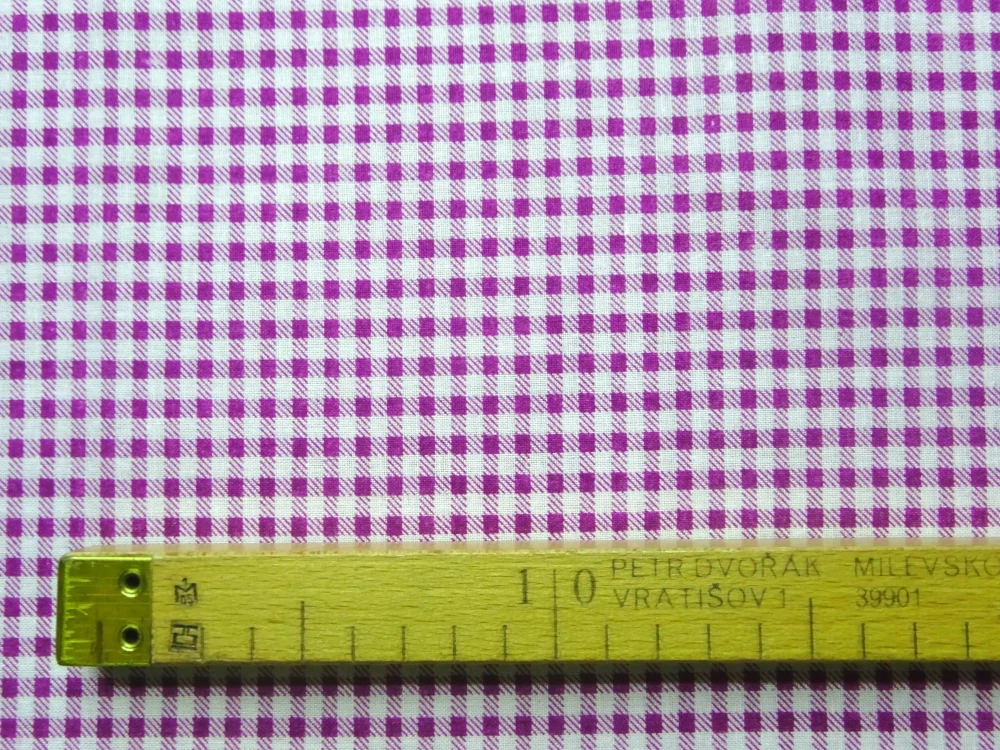Bavlna biela "drobná fialová kocka" 