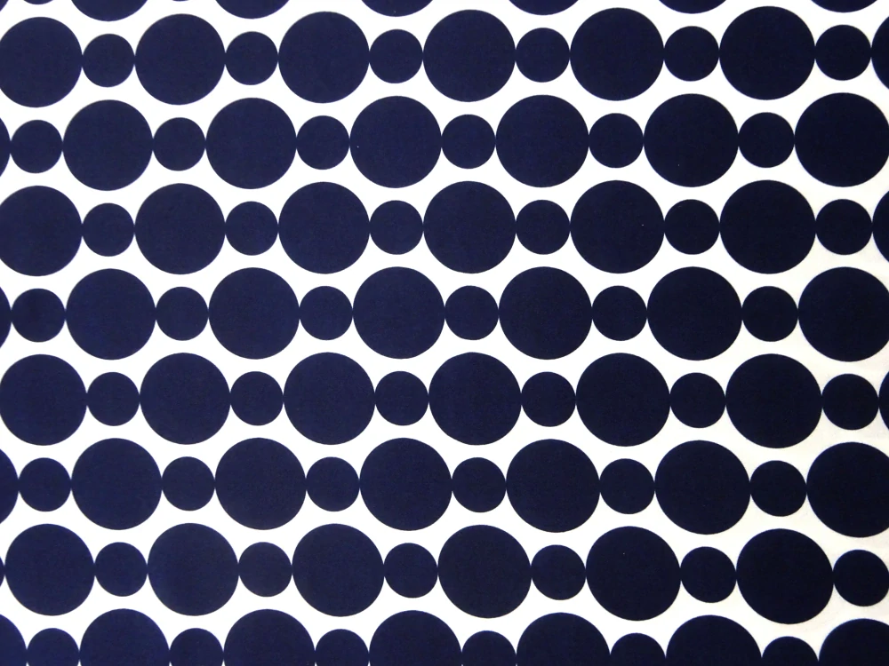 Hodváb biely "tmavomodré bodky" 