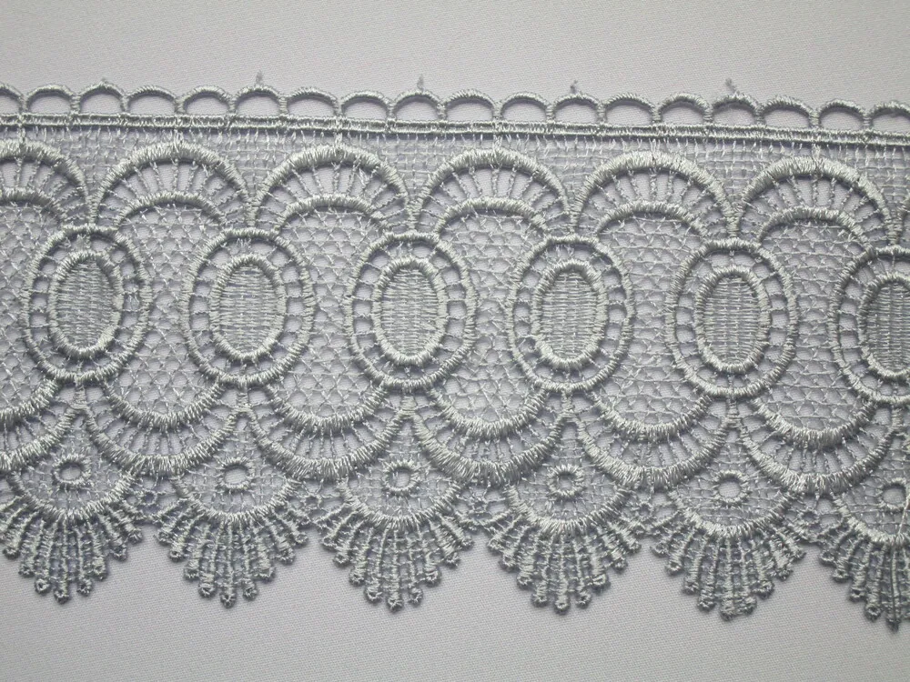 Čipka ozdobná strieborná "vzorovaná"