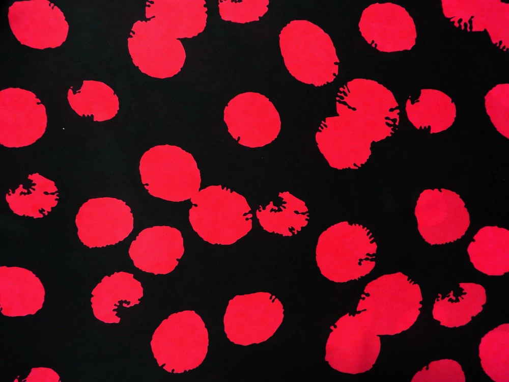 Satén Silky čierny "červená nepravidelná bodka" 