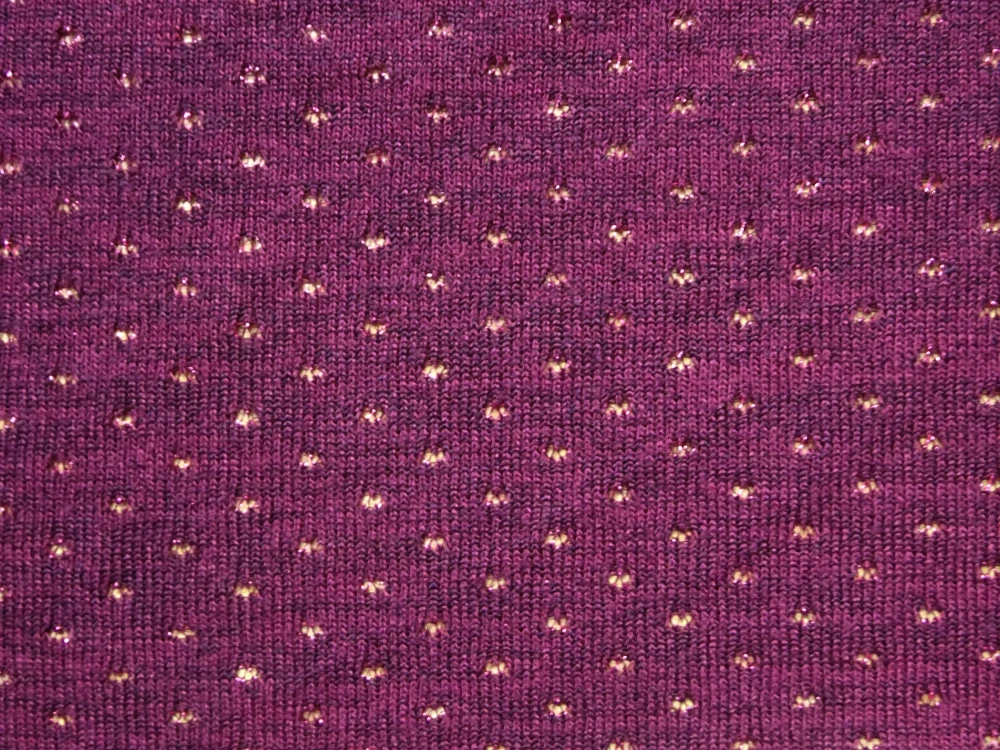 Úplete vínový "dierkovaný" - lurexová nitka