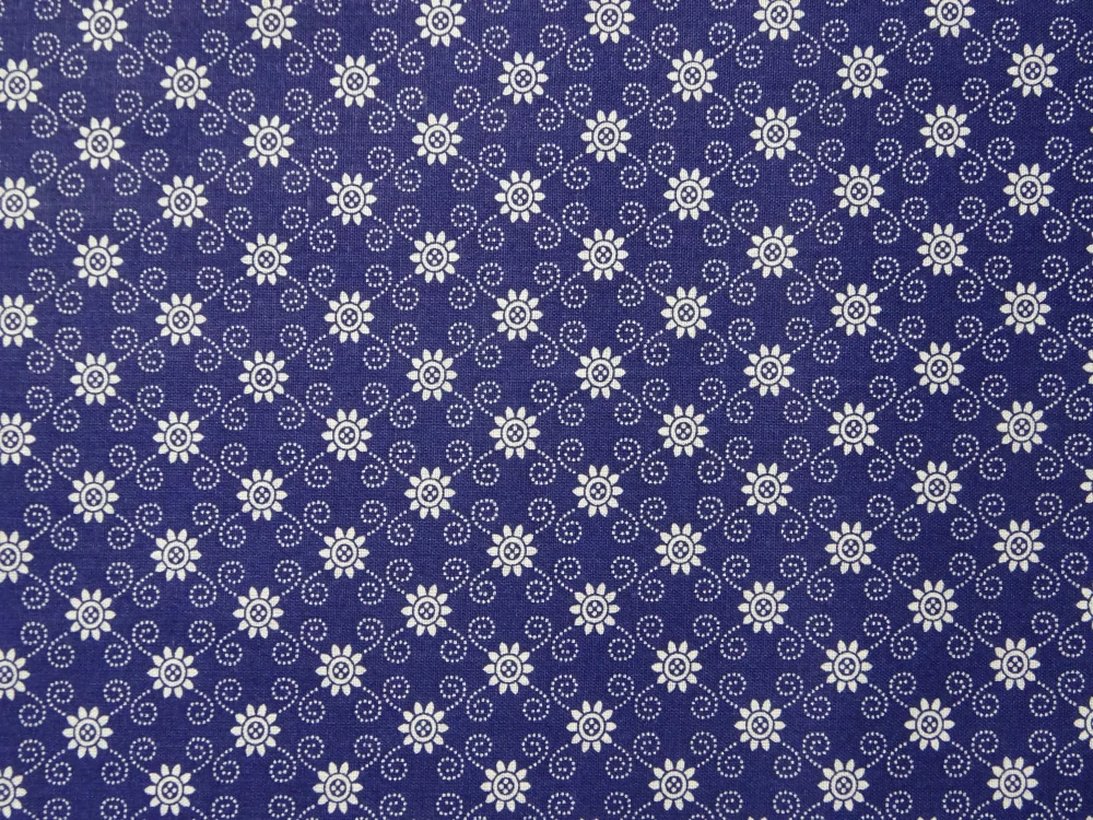 Bavlna tmavomodrá "biele kvety" 