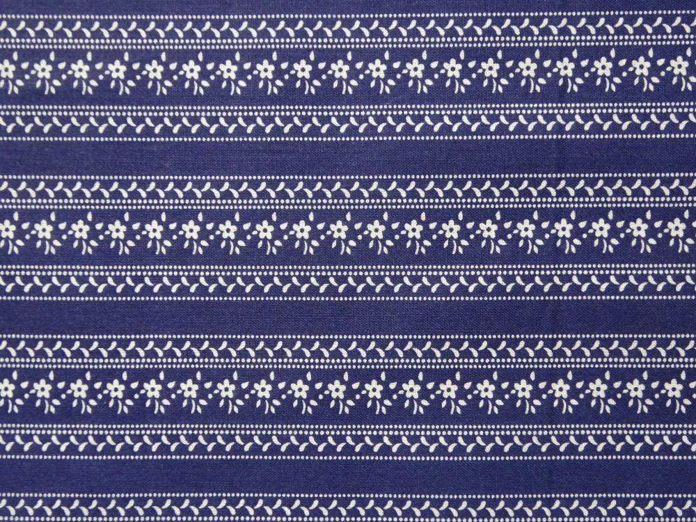Bavlna tmavomodrá "ľudový vzor" 