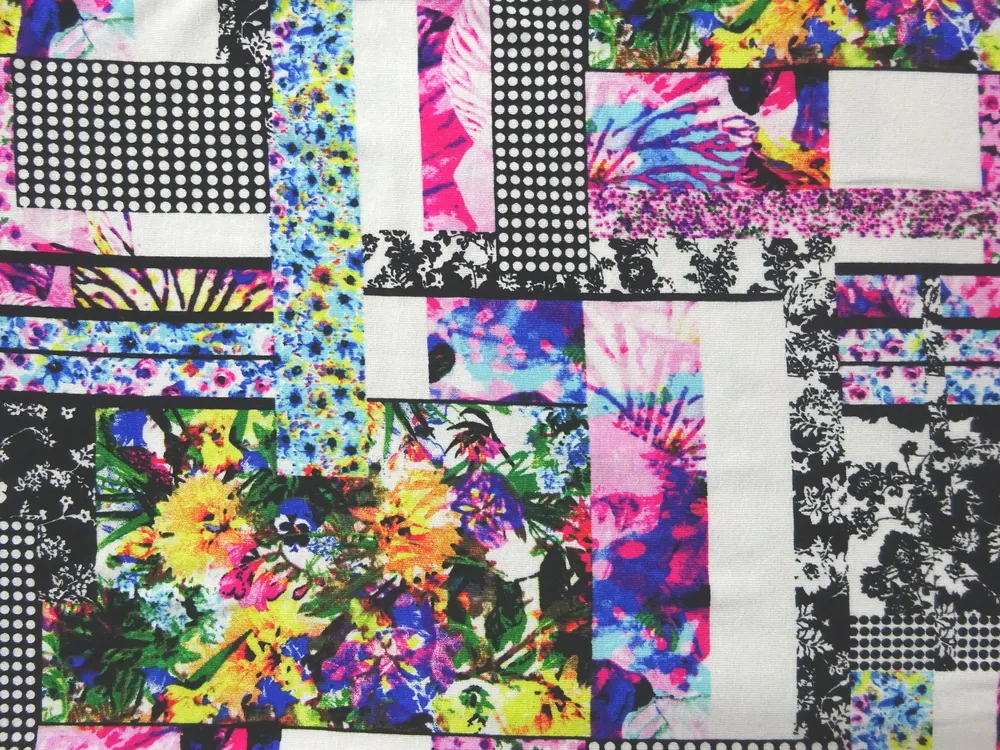 Úplet smotanový "farebné kvety, geometrický vzor"