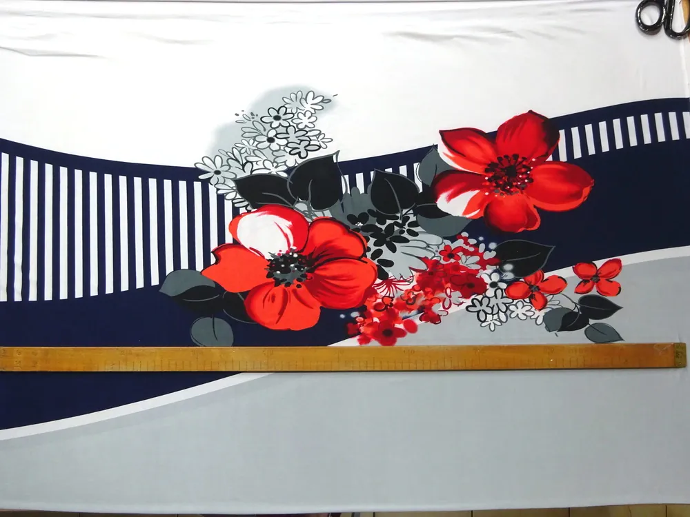 Úplet bielo-sivo-tmavomodrý "kvet" - bordúra 