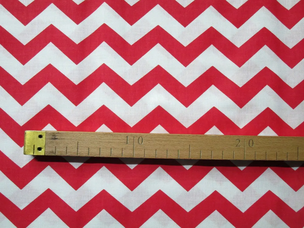 Bavlna biela "červený cik-cak"