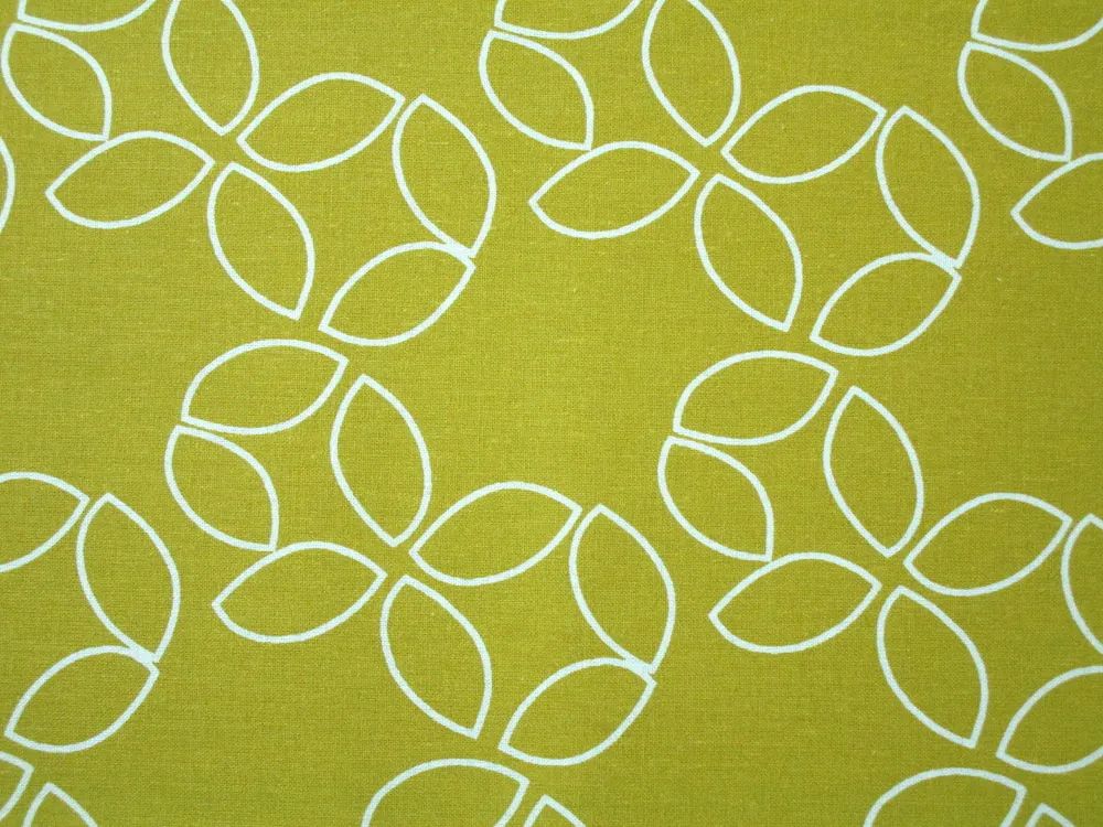 Bavlna okrovo-zelená "biely vzor" - certifikovaná