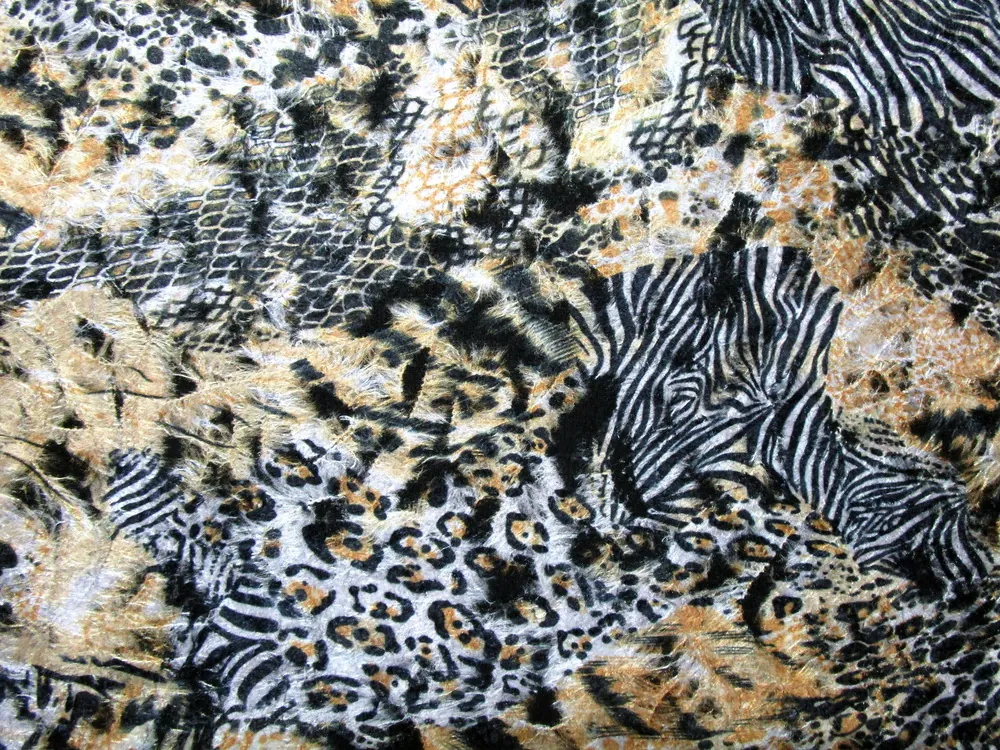 Kabátovina čierna "béžovo-pomarančový zvierací motív"