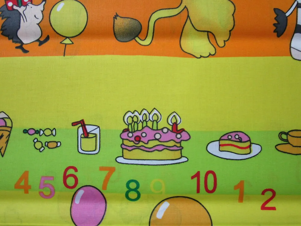 Bavlna žlto-červená "oslavujúce zvieratká"