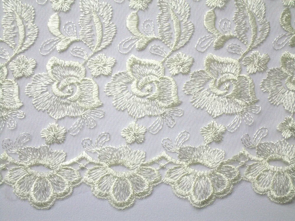 Vyšívaný tyl maslový "kvety" 