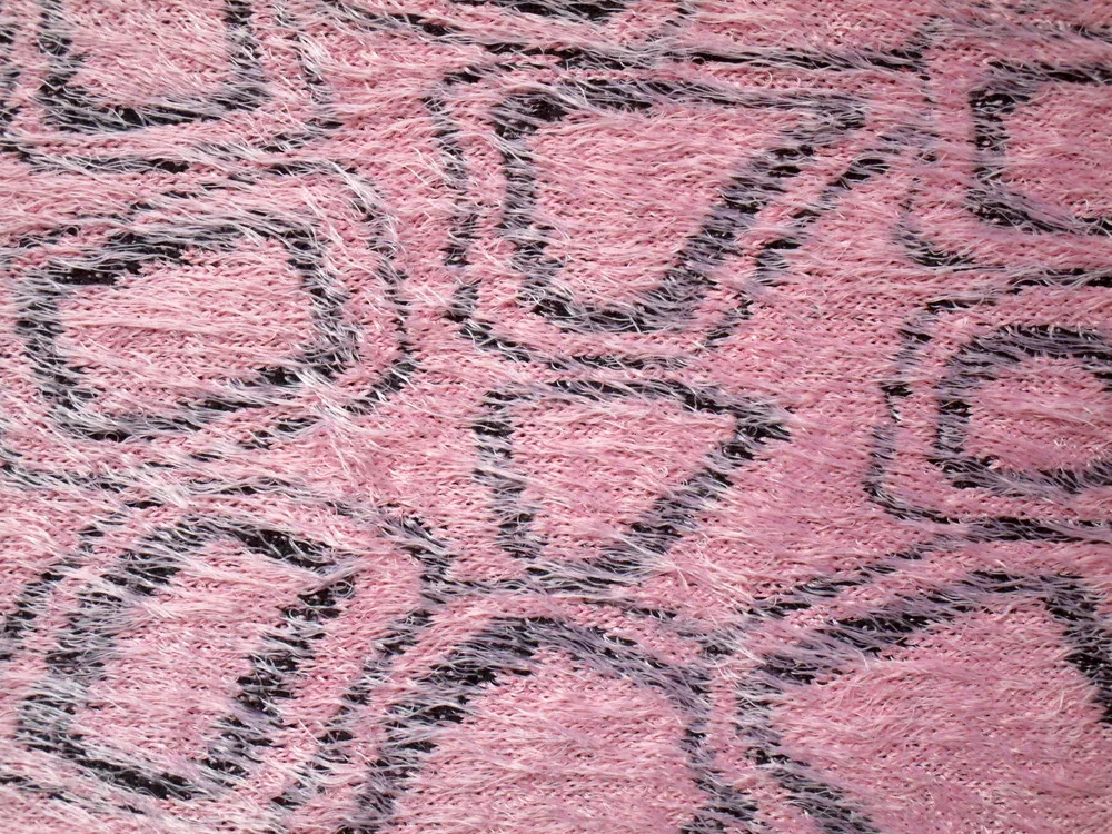 Svetrovina ružová chlpatá "čierny vzor"