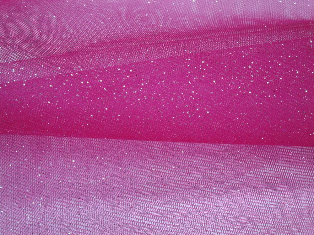 Tyl s glitrami "cyklaménový" zbytok