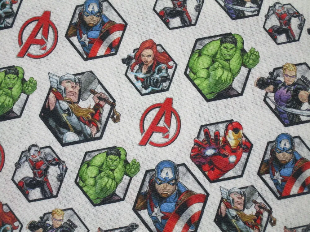 Bavlna biela "AVENGERS" - licencovaná 
