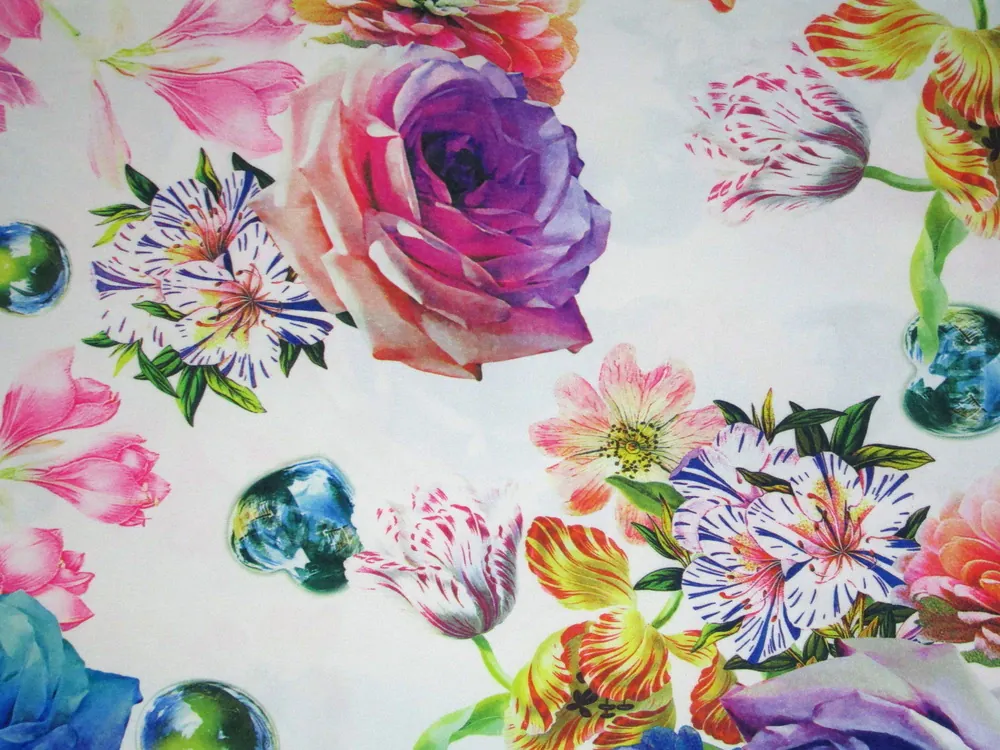 Šatovka biela "farebné kvety, srdiečka"