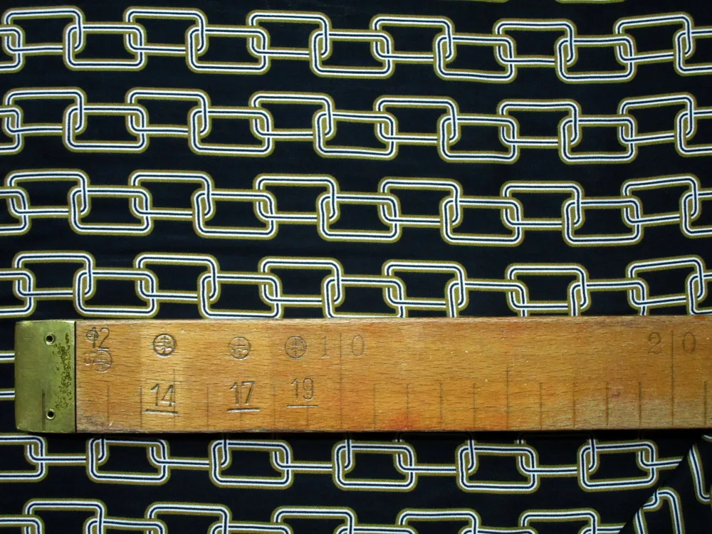 Šatovka čierna "béžovo-bielo-čierna malá retiazka"