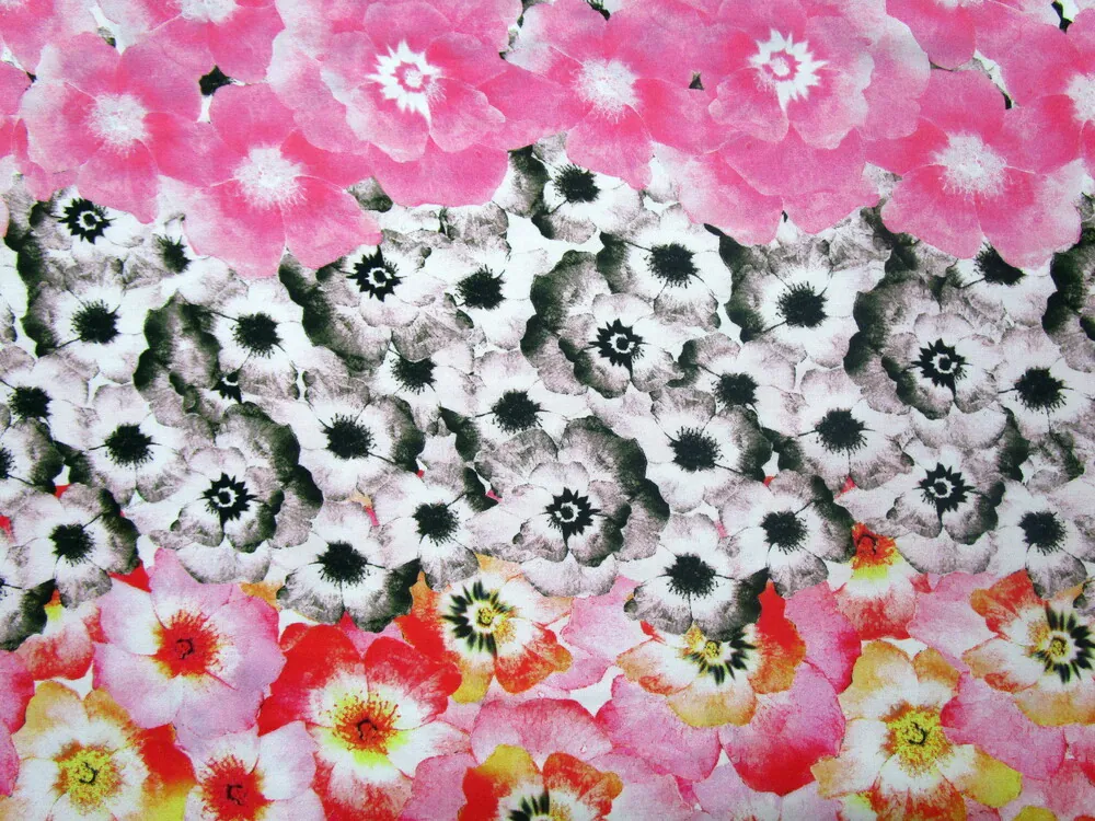 Popelín bielo-ružový "kvety" 