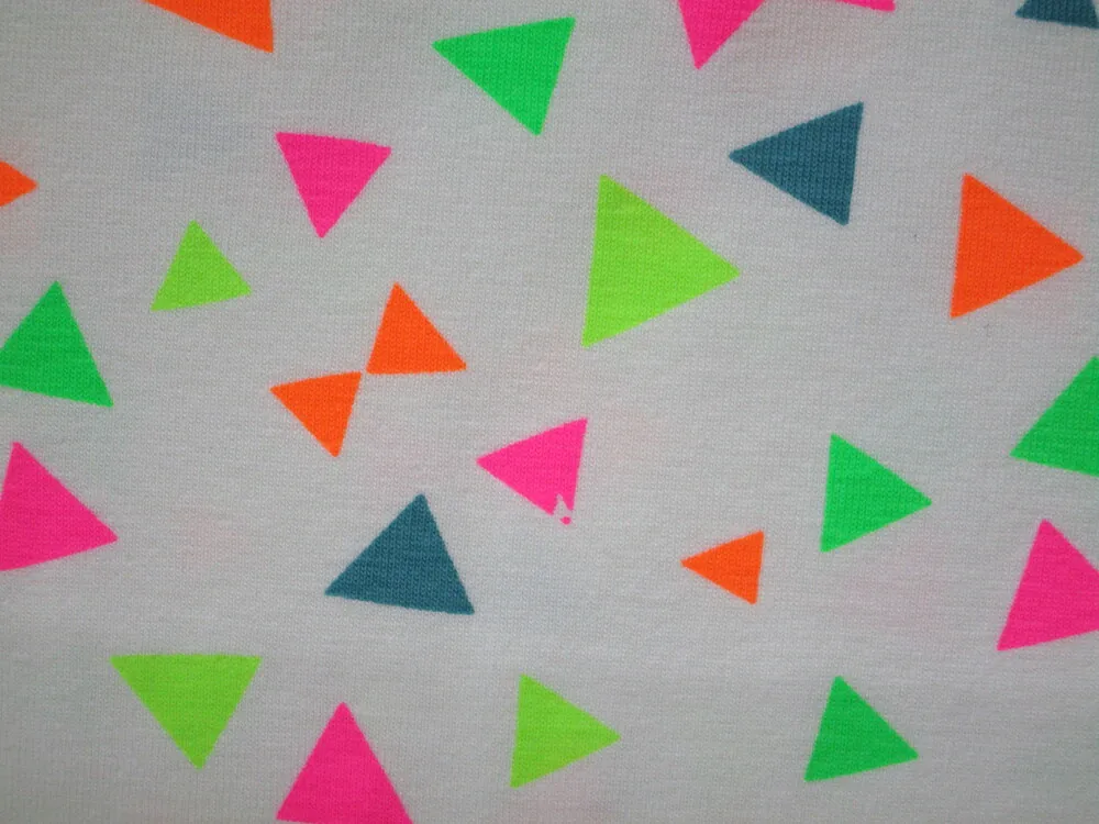 Úplet smotanový "neónové trojuholníky"