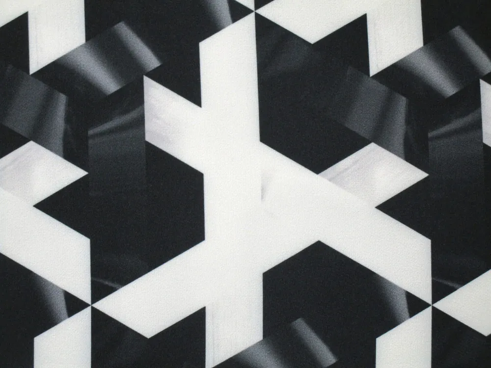Šatovka maslovo-čierna "geometrický vzor"