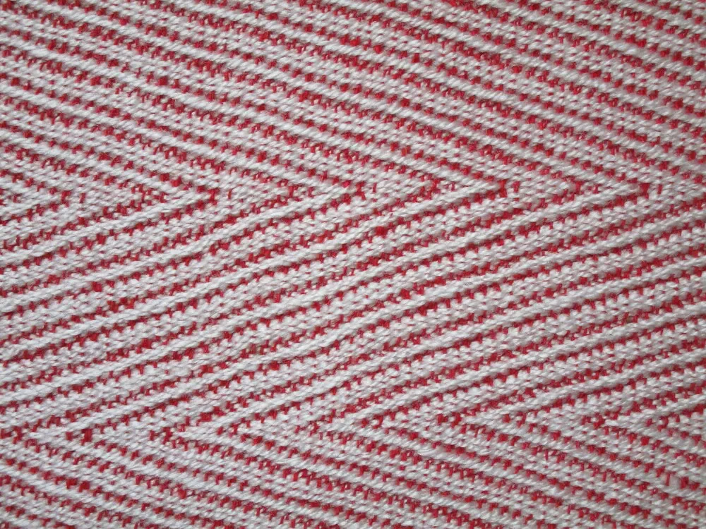 Kabátovina bielo-červená "cik-cak" - 2. akosť