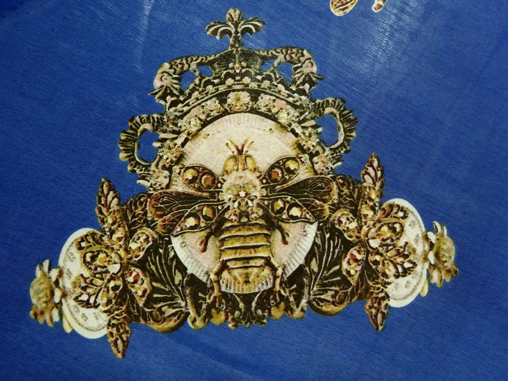 Šifón modrý "včielky" 