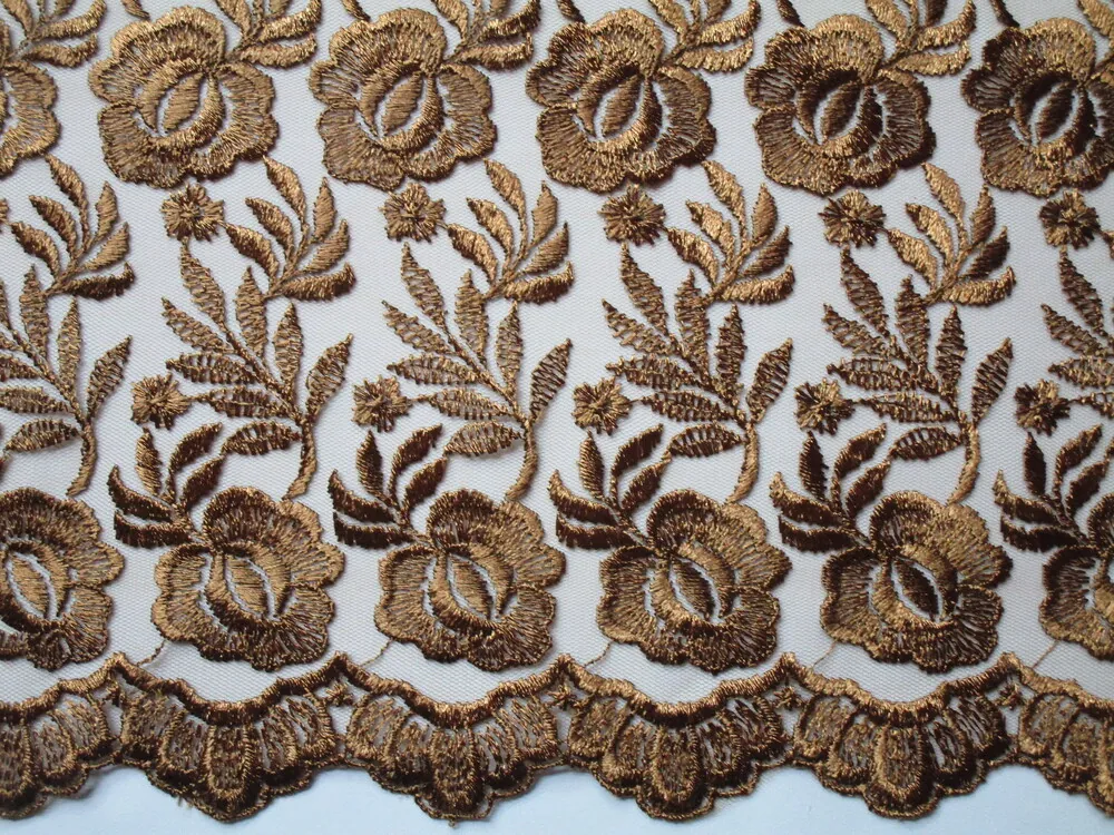 Vyšívaný tyl hnedý "kvety, listy" 