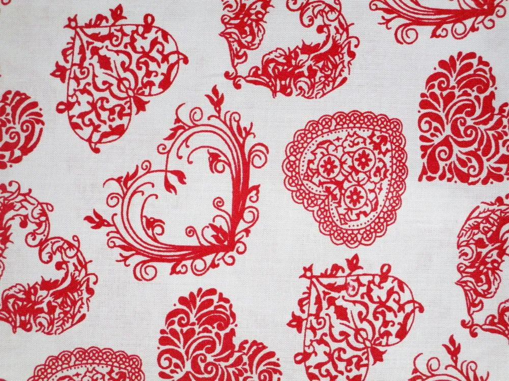 Bavlna biela "červené srdiečka" 