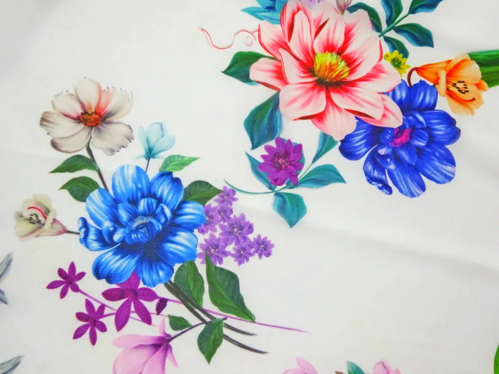 Šifón Beautiful biely "kvety" - bordúra 