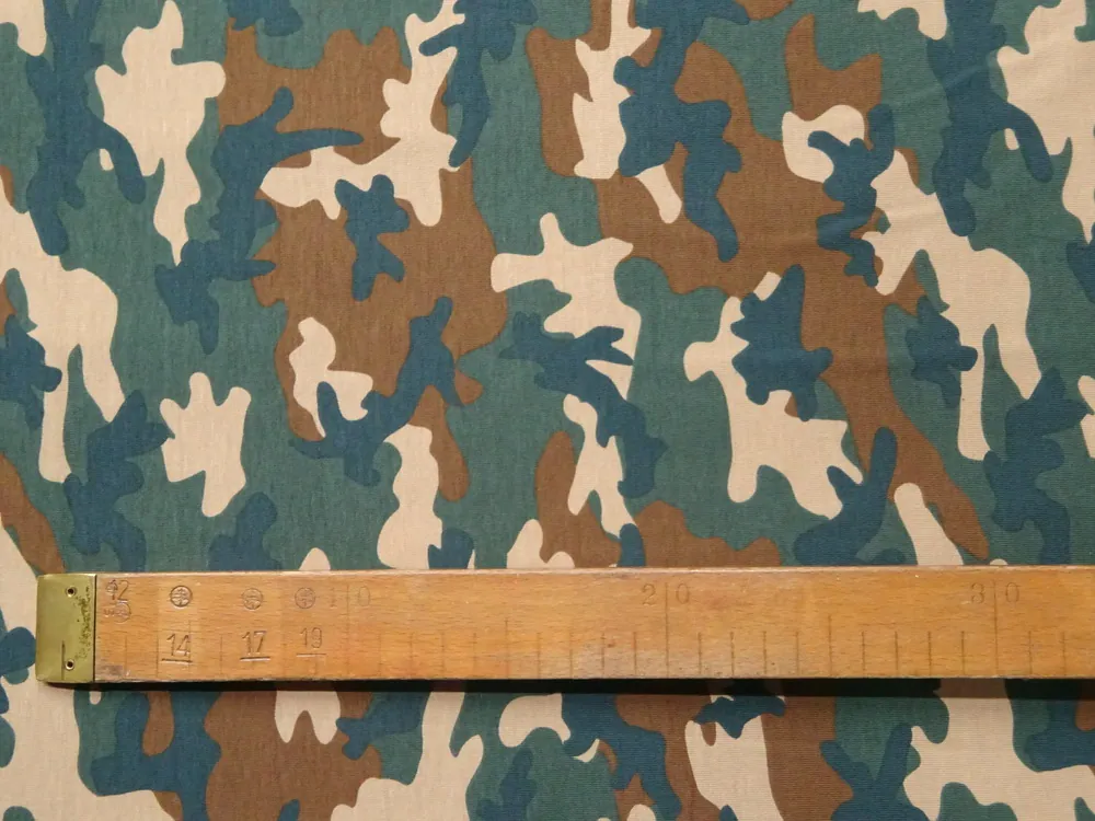 Úplet béžovo-hnedo-zelený "maskáč"