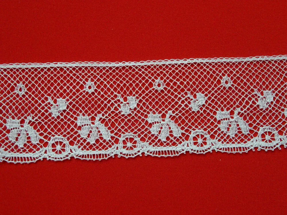 Borta biela "vzorovaná" 