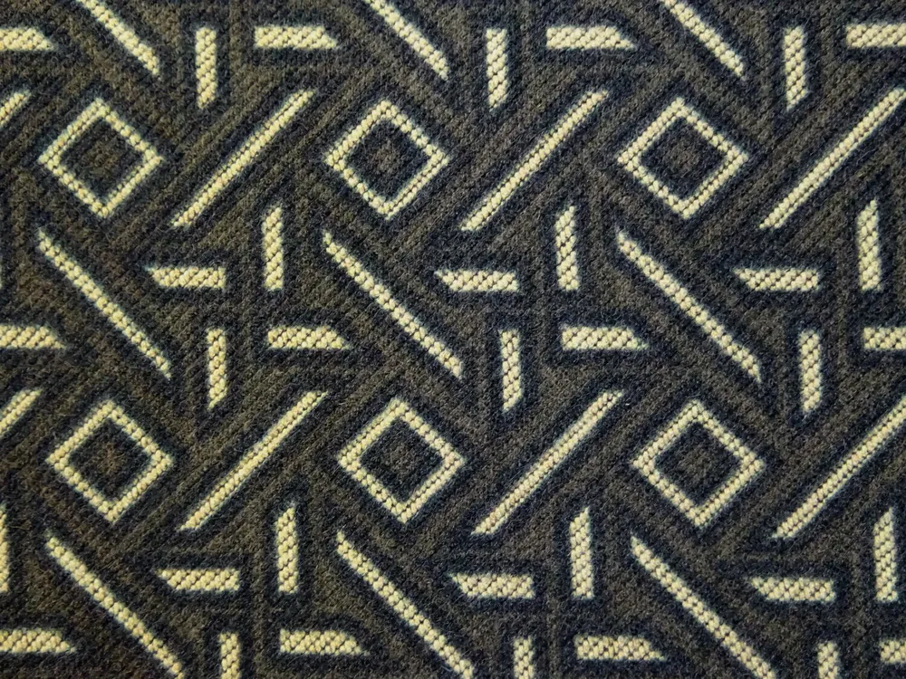 Svetrovina olivovo-hnedá "béžový geometrický vzor" 