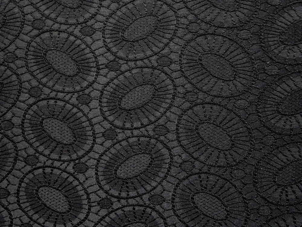 Žakard čierny "plastický vzor" 