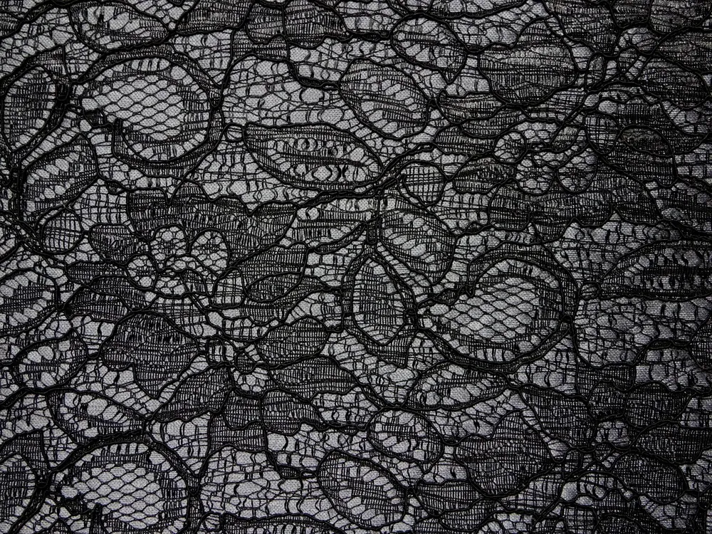 Satén tmavosivý "čierna krajka" 