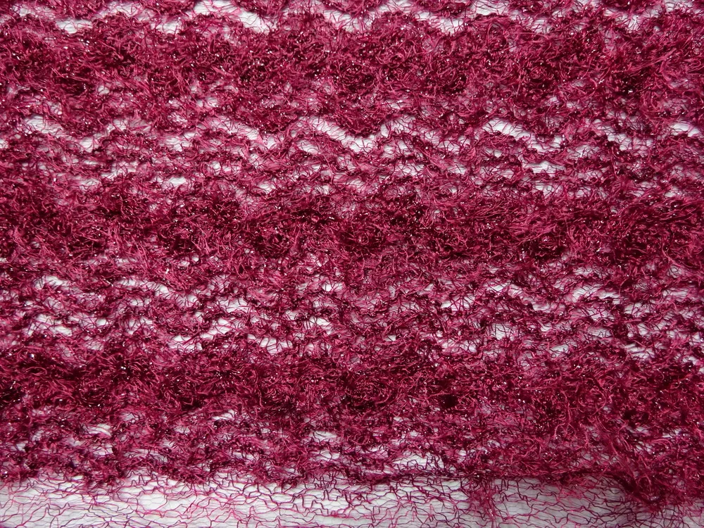 Krajka vínová "chlpatá" 