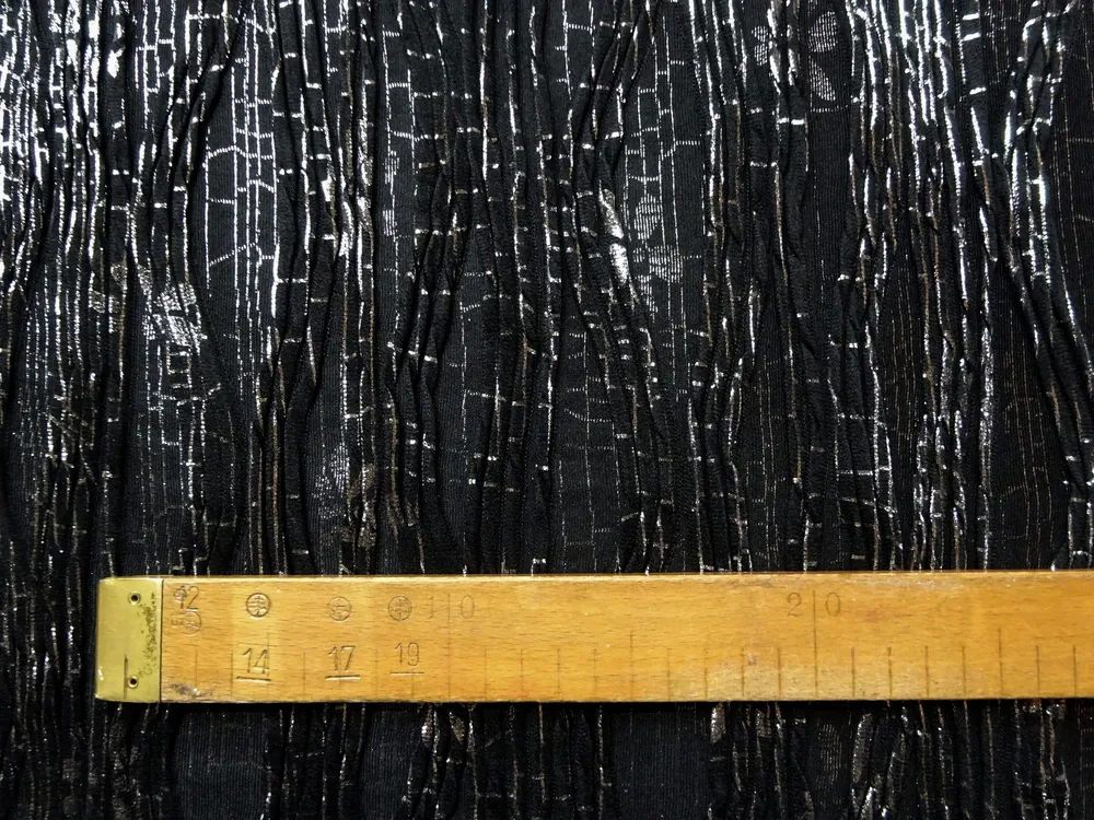 Úplet čierny "strieborný vzor, plastický motív" 