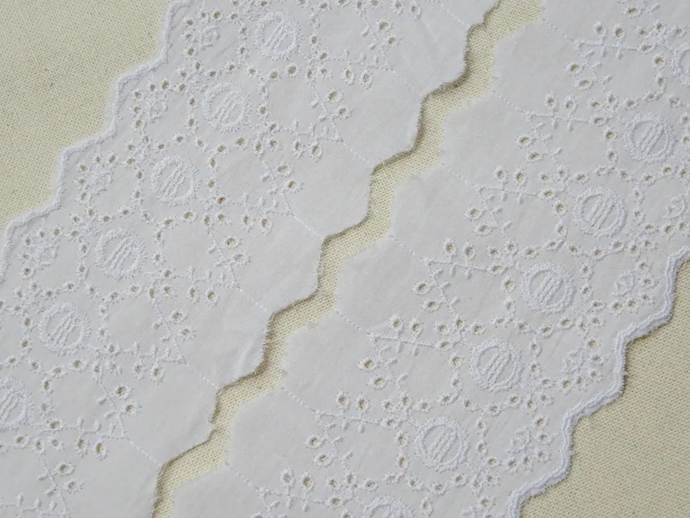 Madeira biela "vyšívaný vzor" 